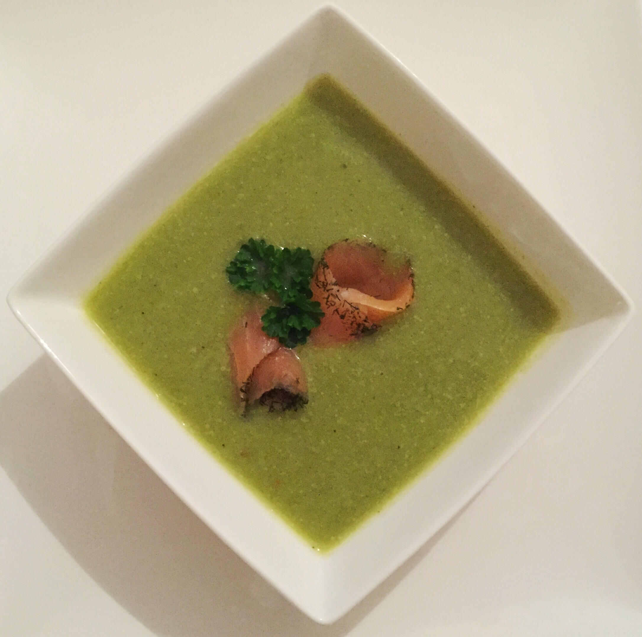 BROCCOLI SOUP WITH SMOKED SALMON